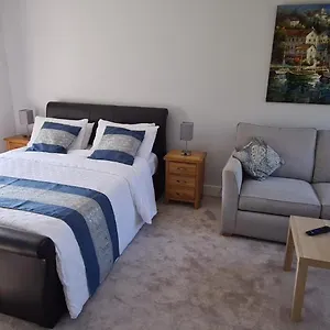 Homestay Copperwood, Horley