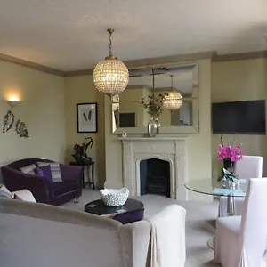 Hewlett Apartment